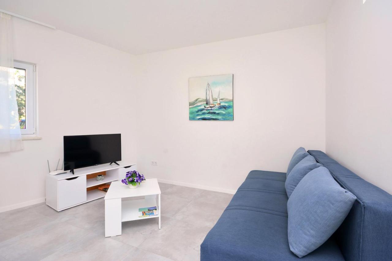 Seas The Day Apartments โปดสตรานา ภายนอก รูปภาพ