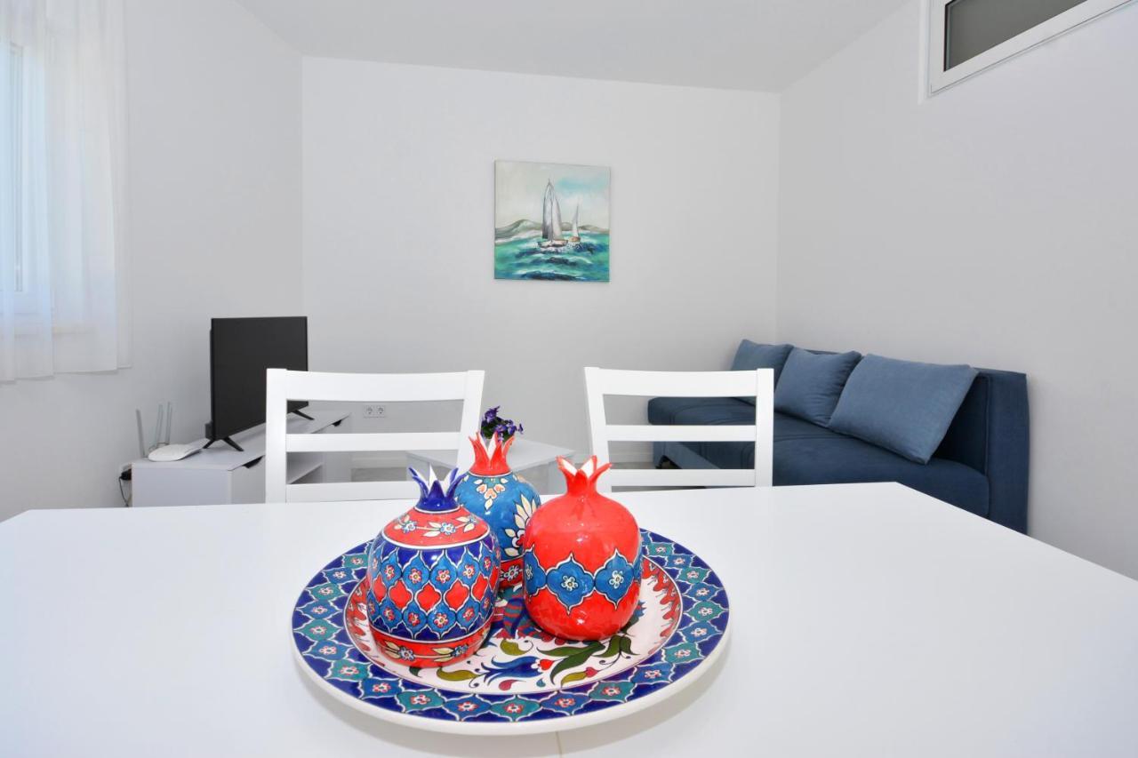 Seas The Day Apartments โปดสตรานา ภายนอก รูปภาพ