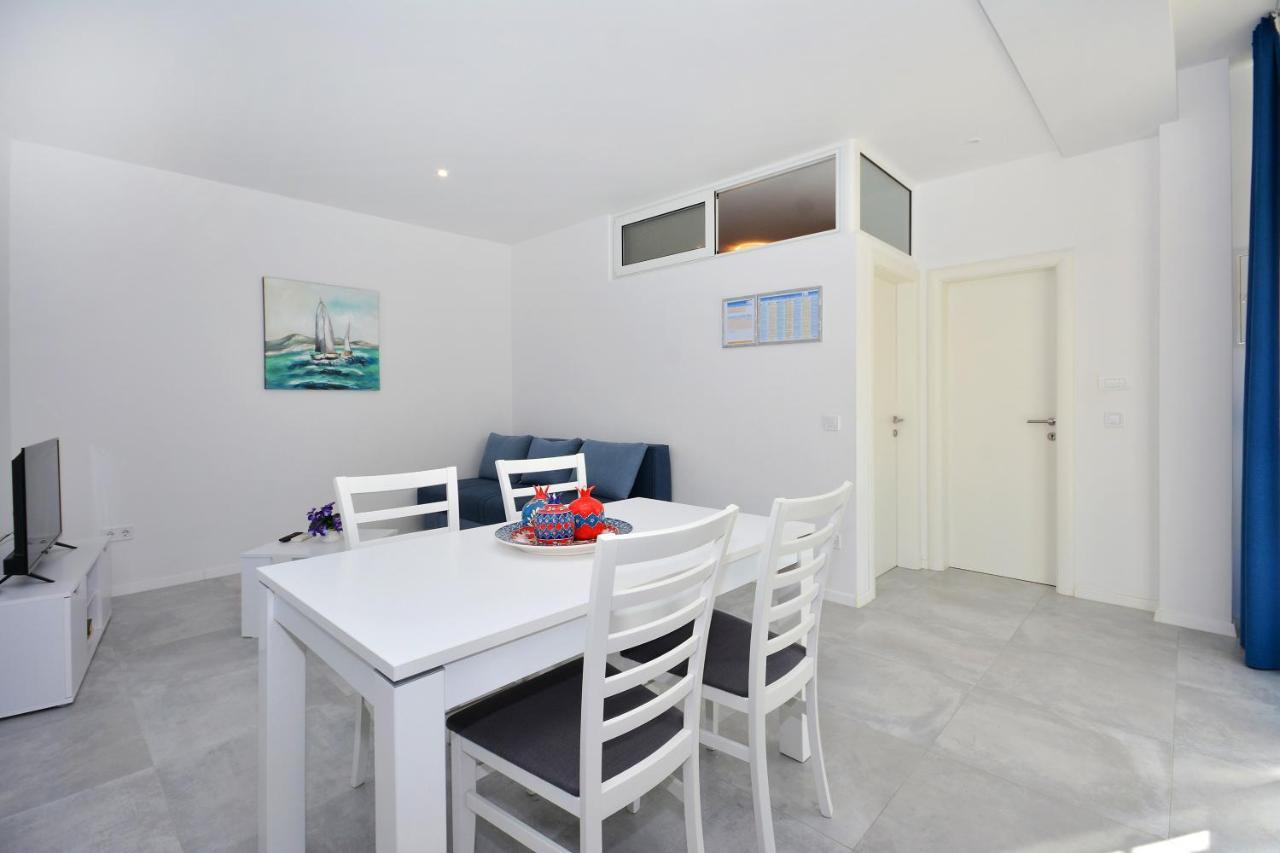 Seas The Day Apartments โปดสตรานา ภายนอก รูปภาพ