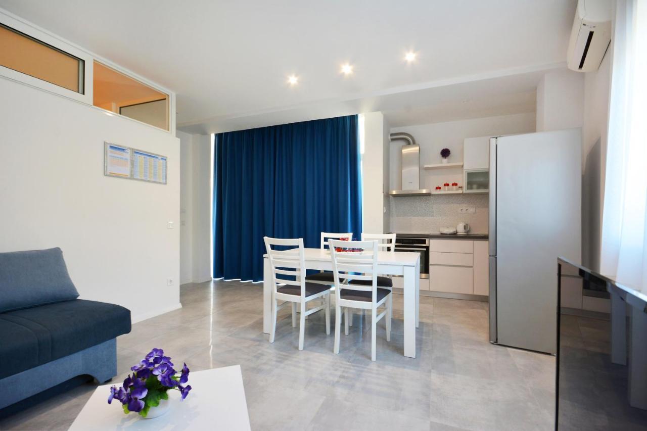 Seas The Day Apartments โปดสตรานา ภายนอก รูปภาพ