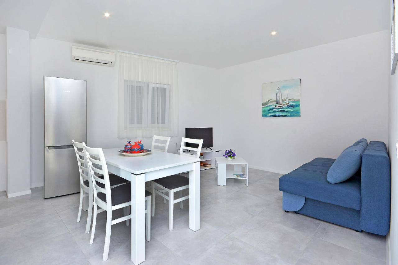 Seas The Day Apartments โปดสตรานา ภายนอก รูปภาพ